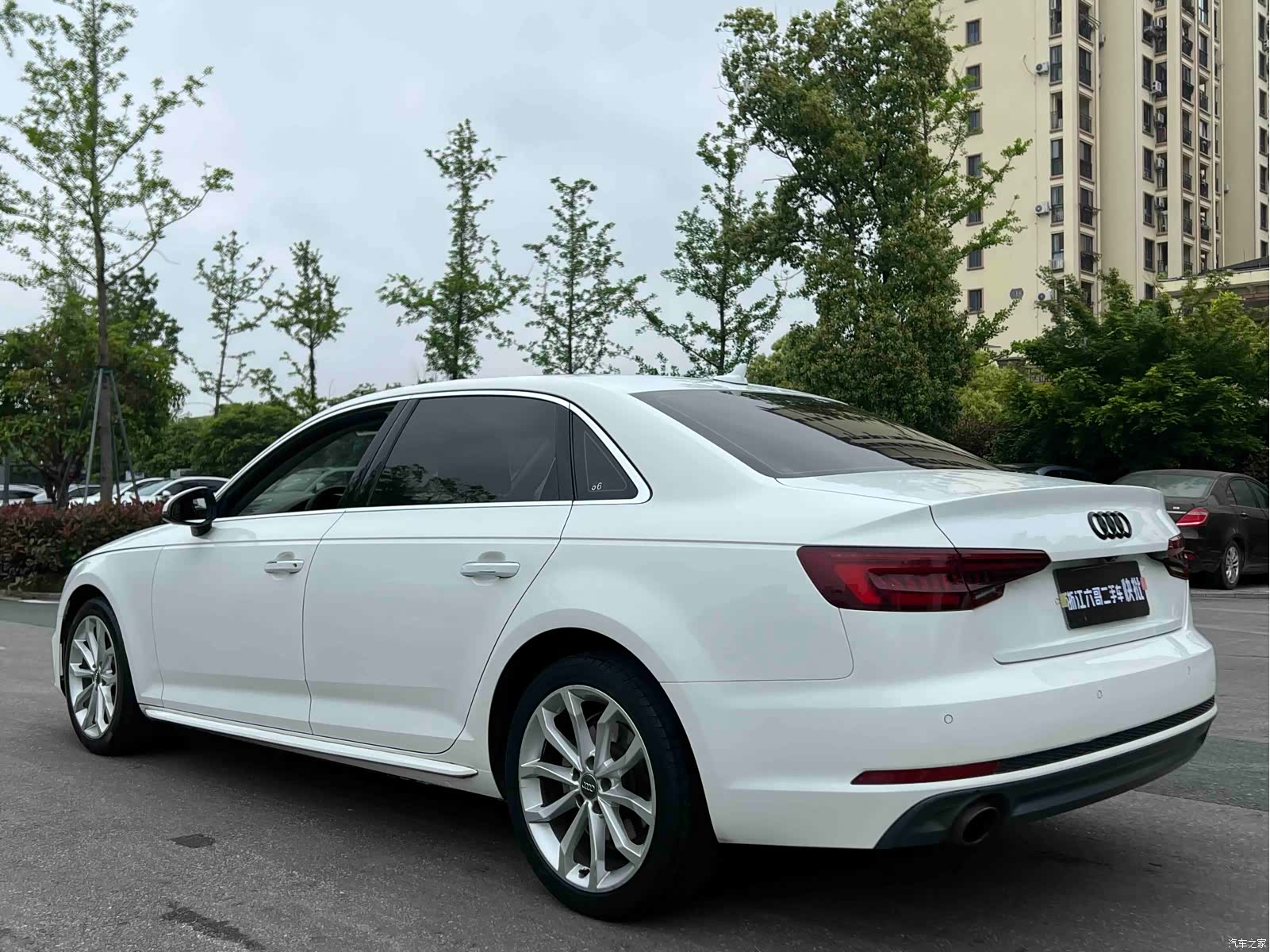 Audi A4L, 2018 13