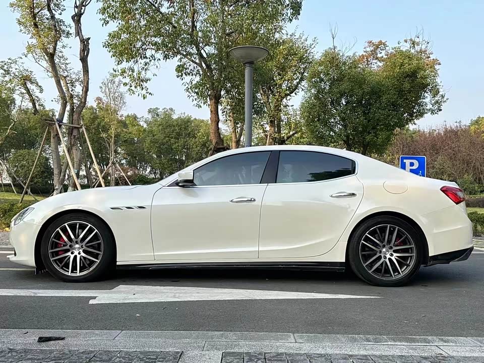Maserati Ghibli Maserati Ghibli
