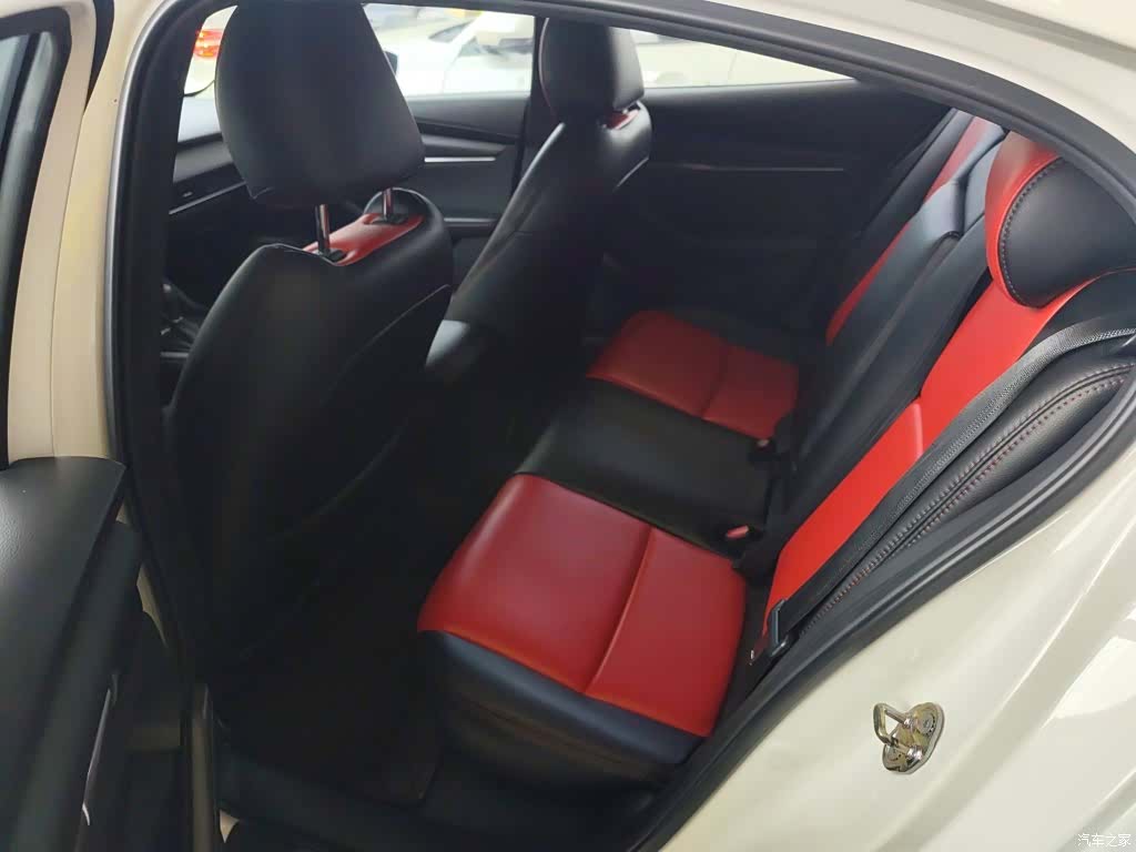 Mazda Mazda3, 2020 13