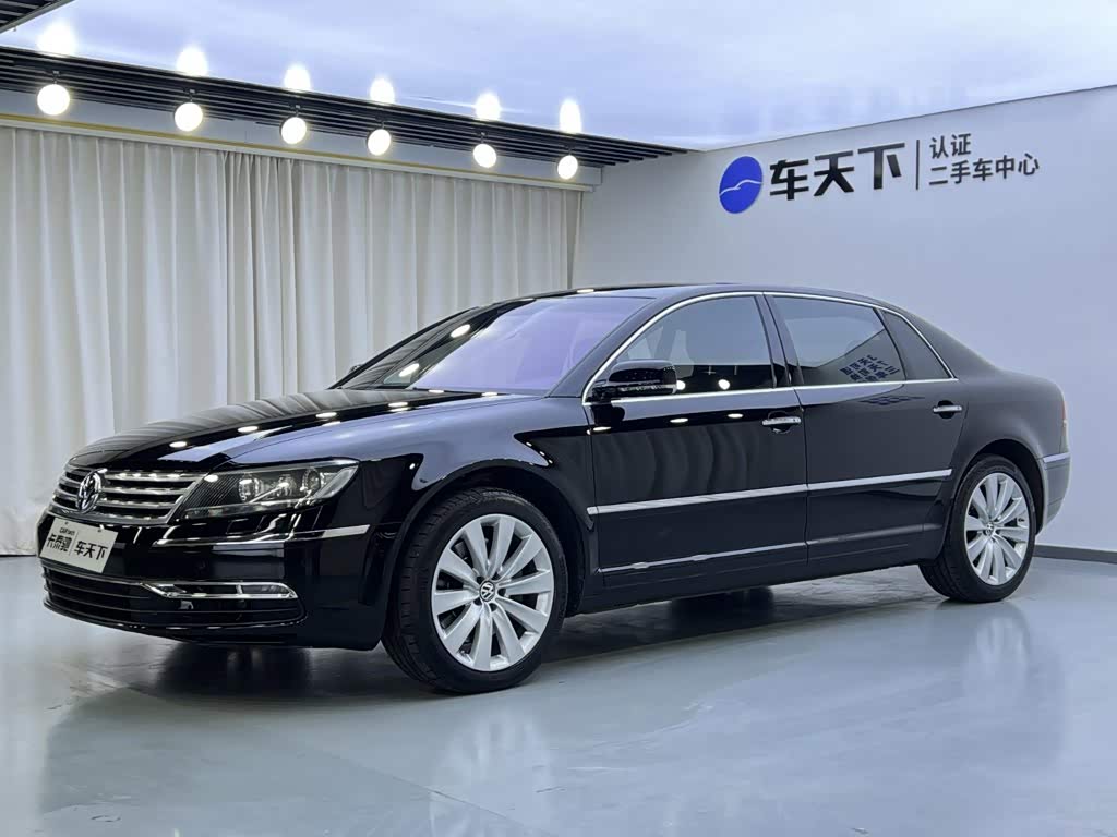 Volkswagen 2011 4.2L V8 4 мест Individual