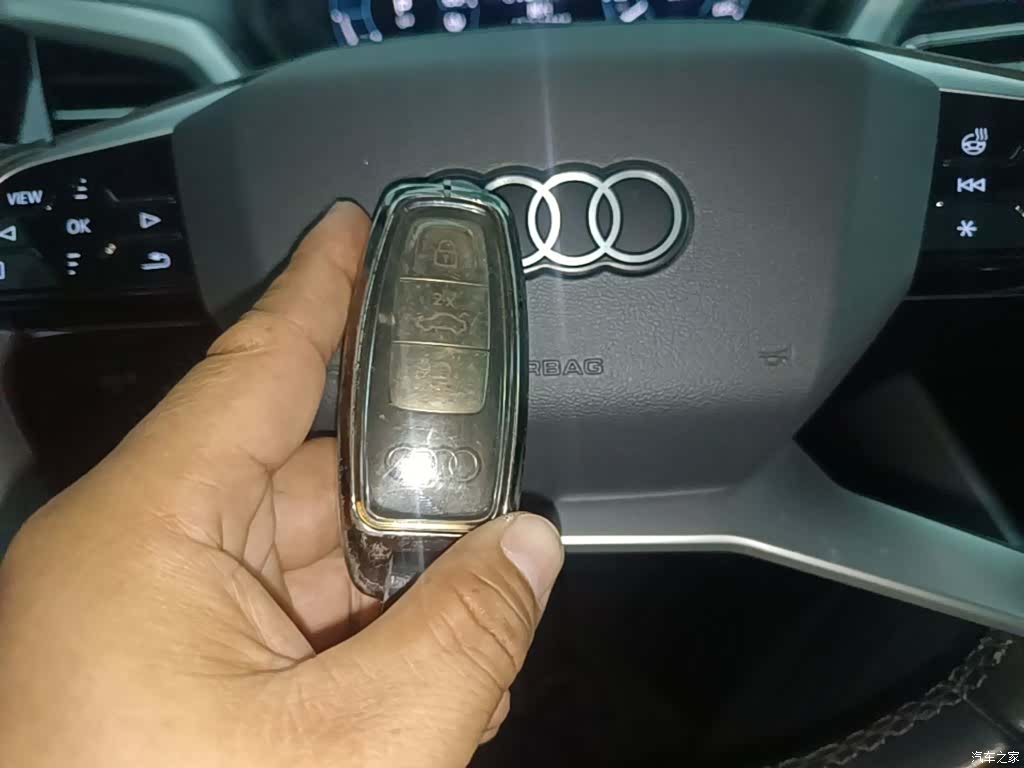 Audi Q5 e-tron, 2024 9