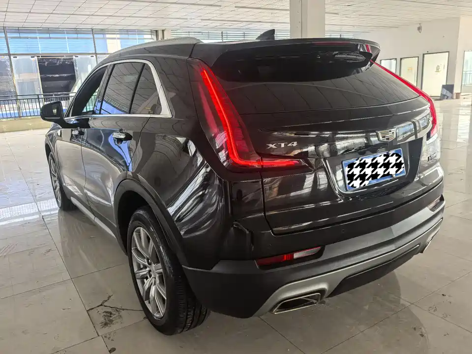 Cadillac XT4