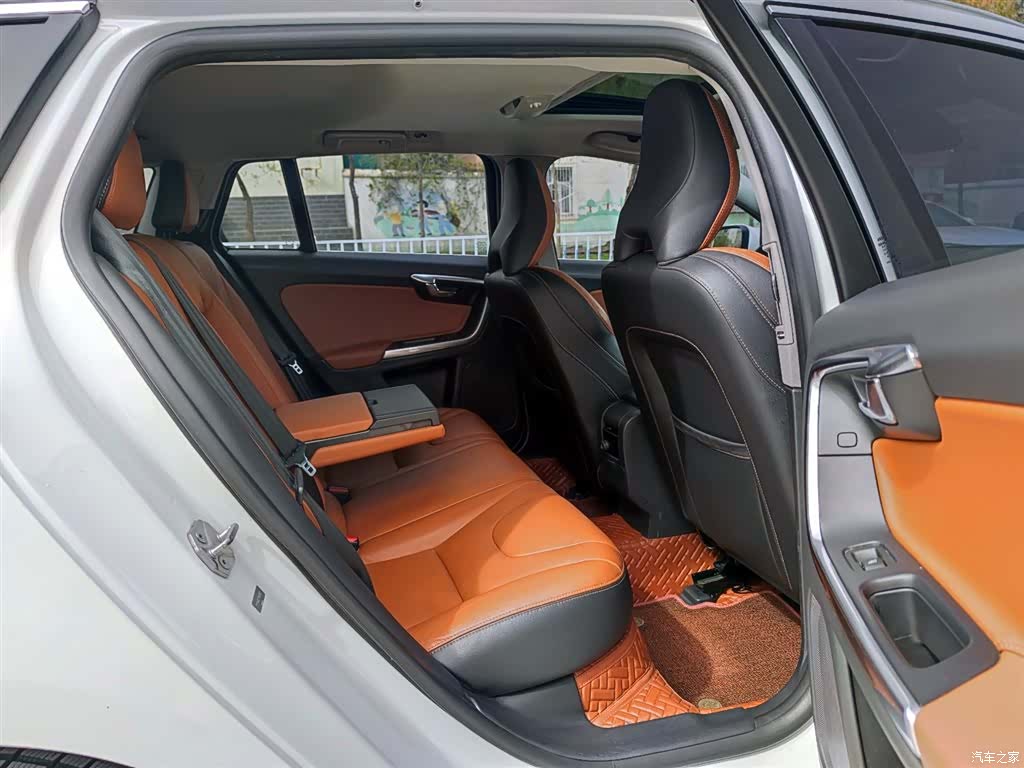 Volvo V60, 2015 11