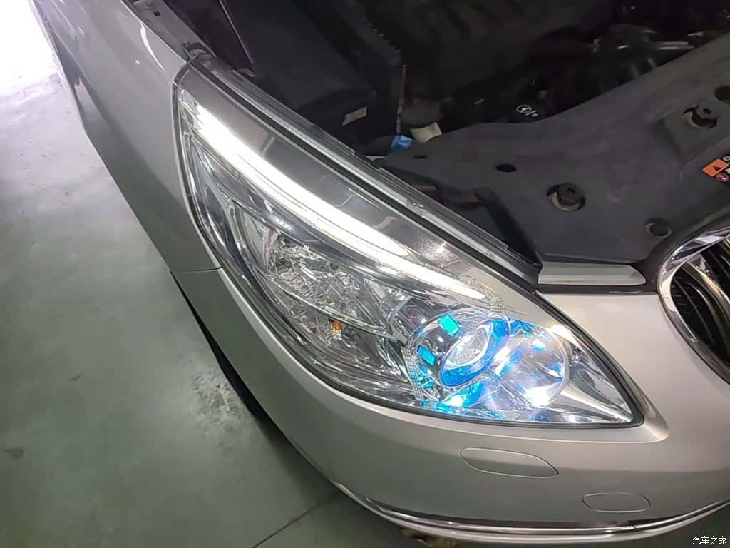 Buick GL8, 2016 13