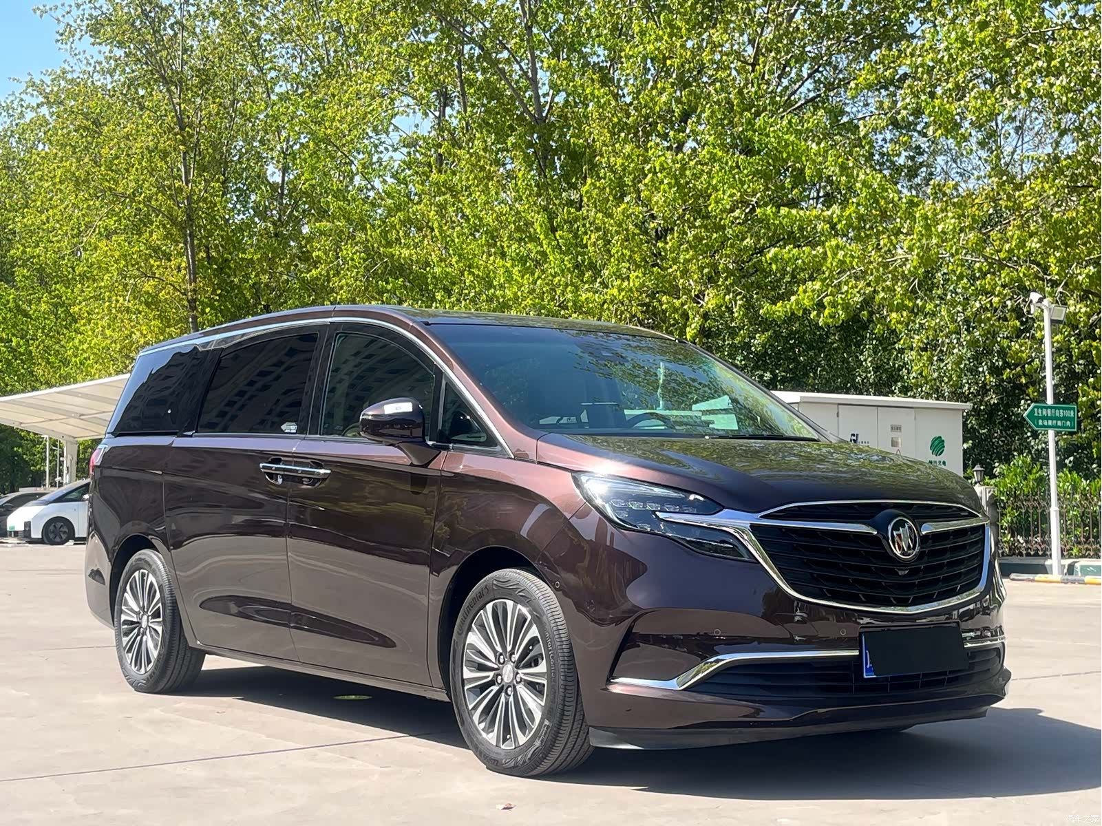 Buick GL8, 2021 3