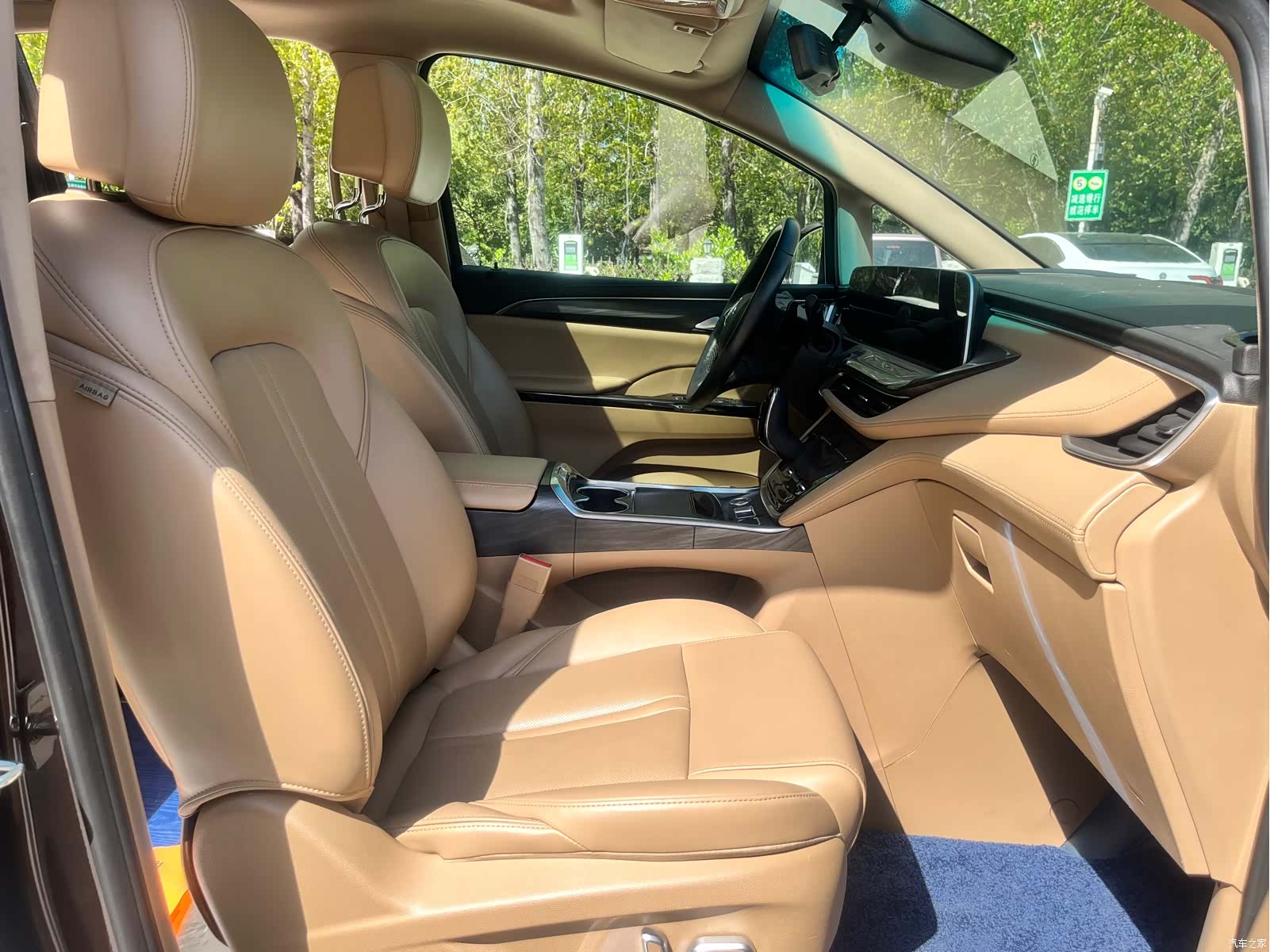 Buick GL8, 2021 10
