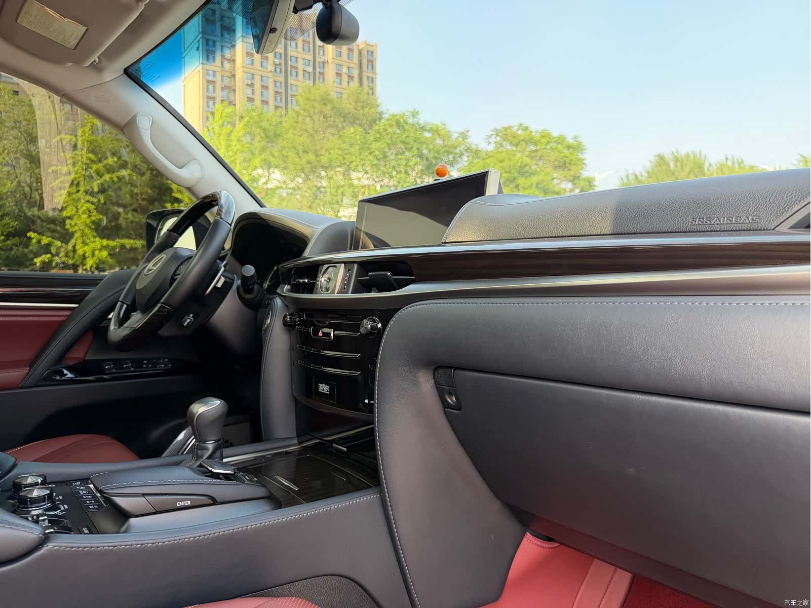 Lexus LX, 2019 17