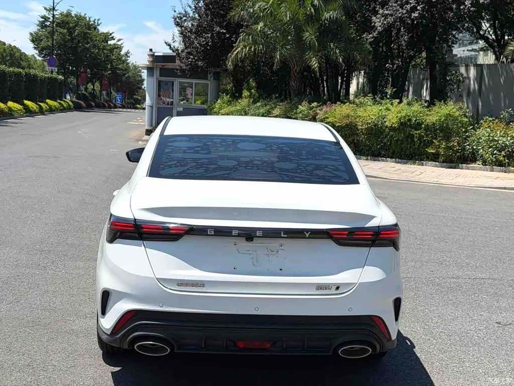 Geely Binray, 2022 8