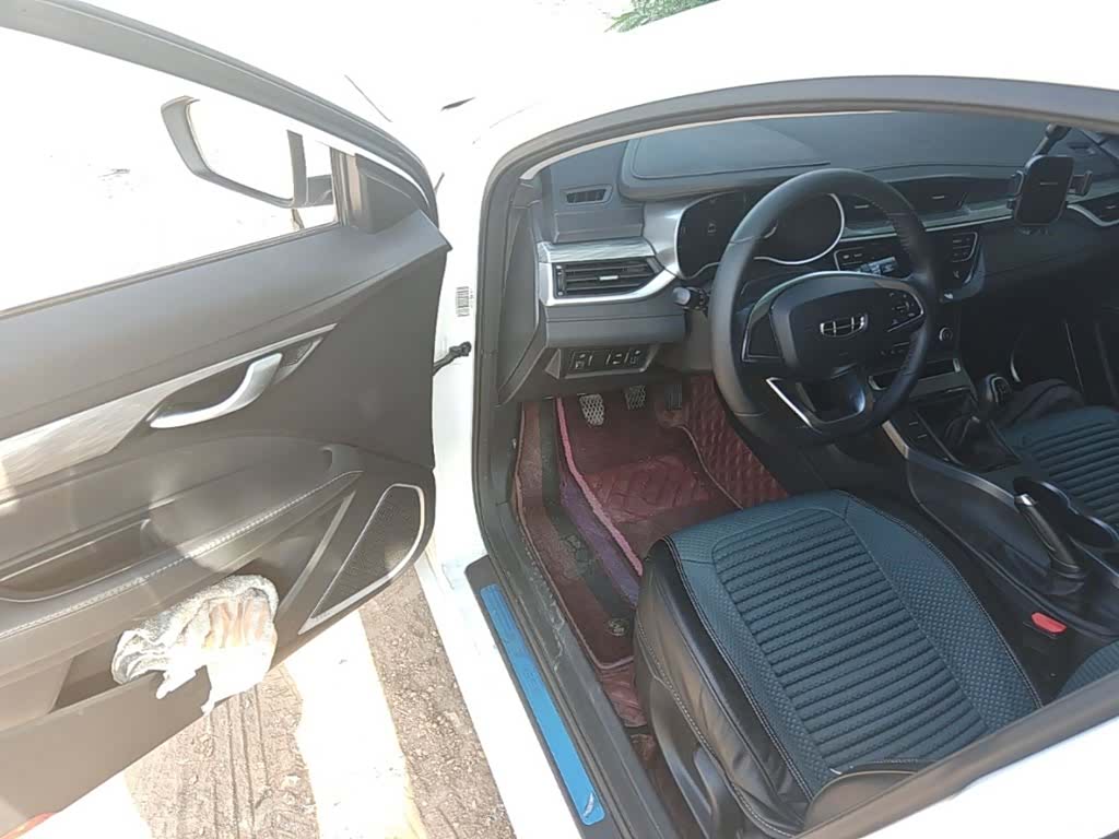 Geely Emgrand, 2020 16