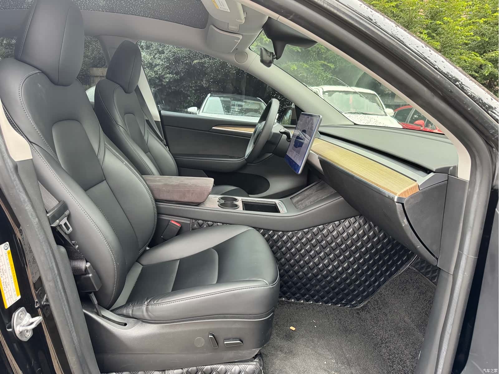 Tesla Model Y, 2023 9
