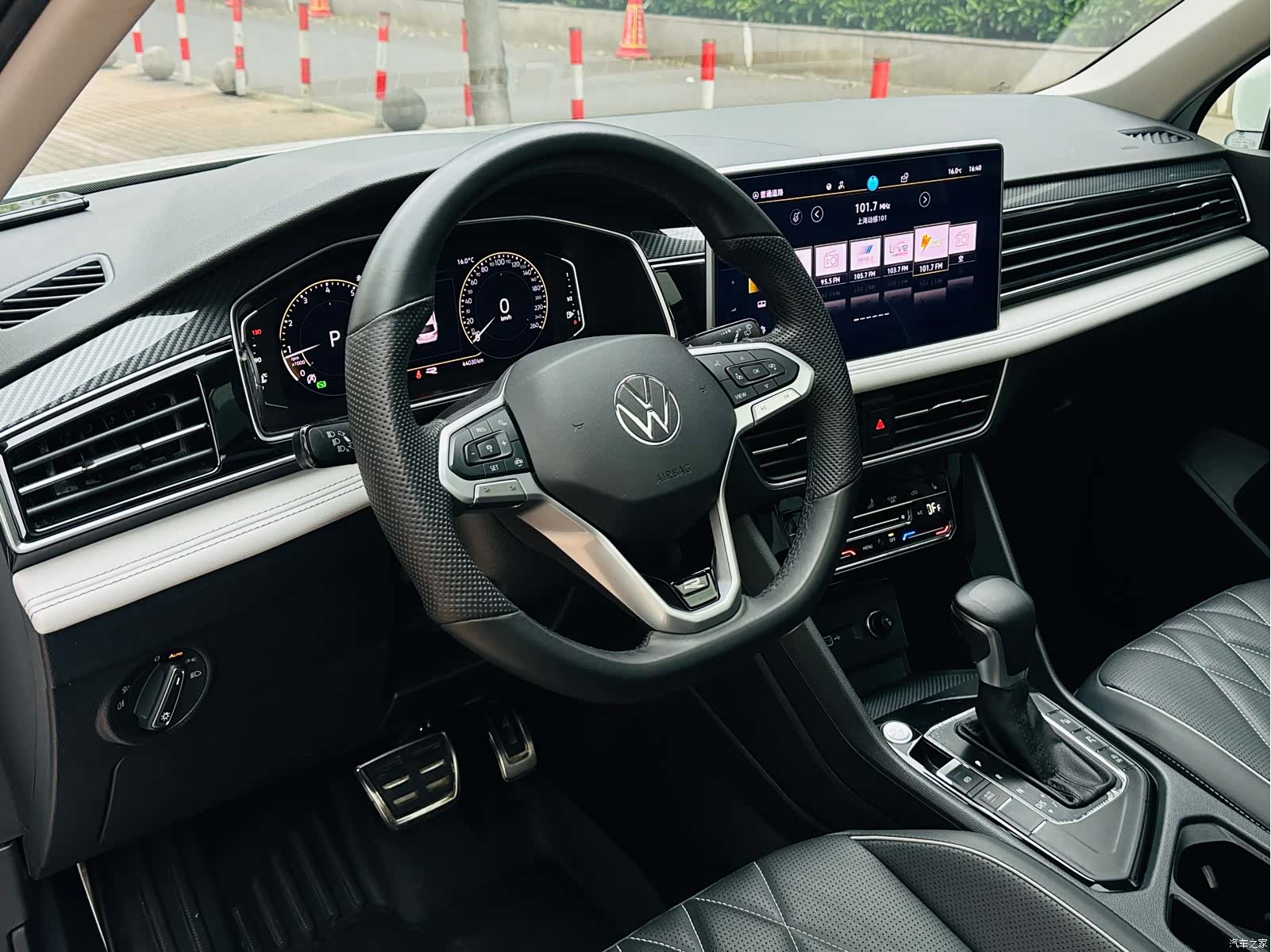 Volkswagen Tiguan L, 2023 10