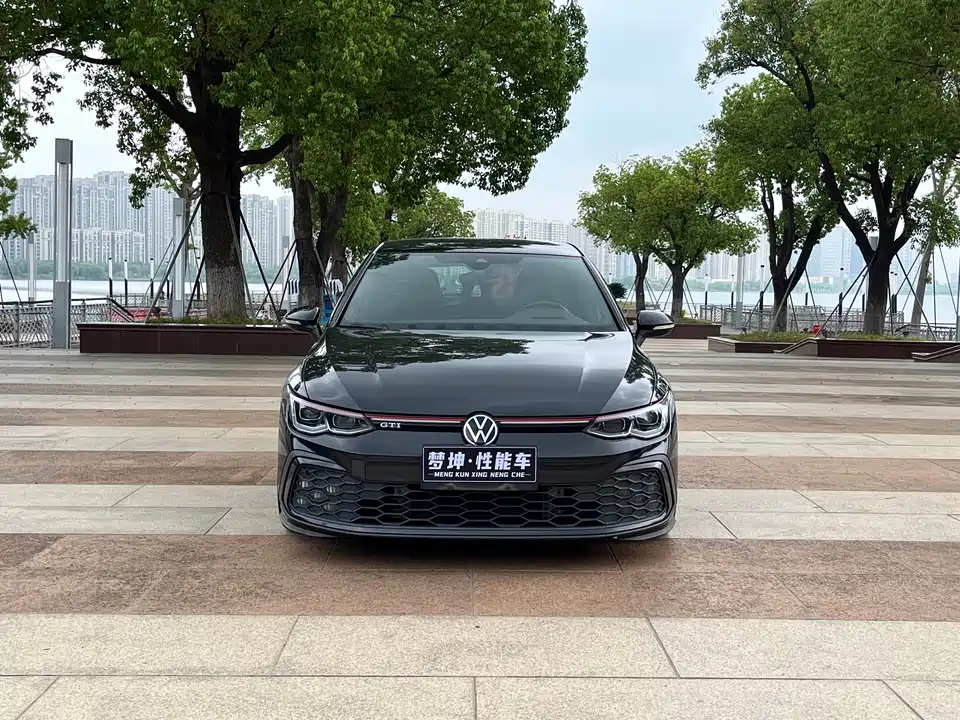Volkswagen Golf GTI