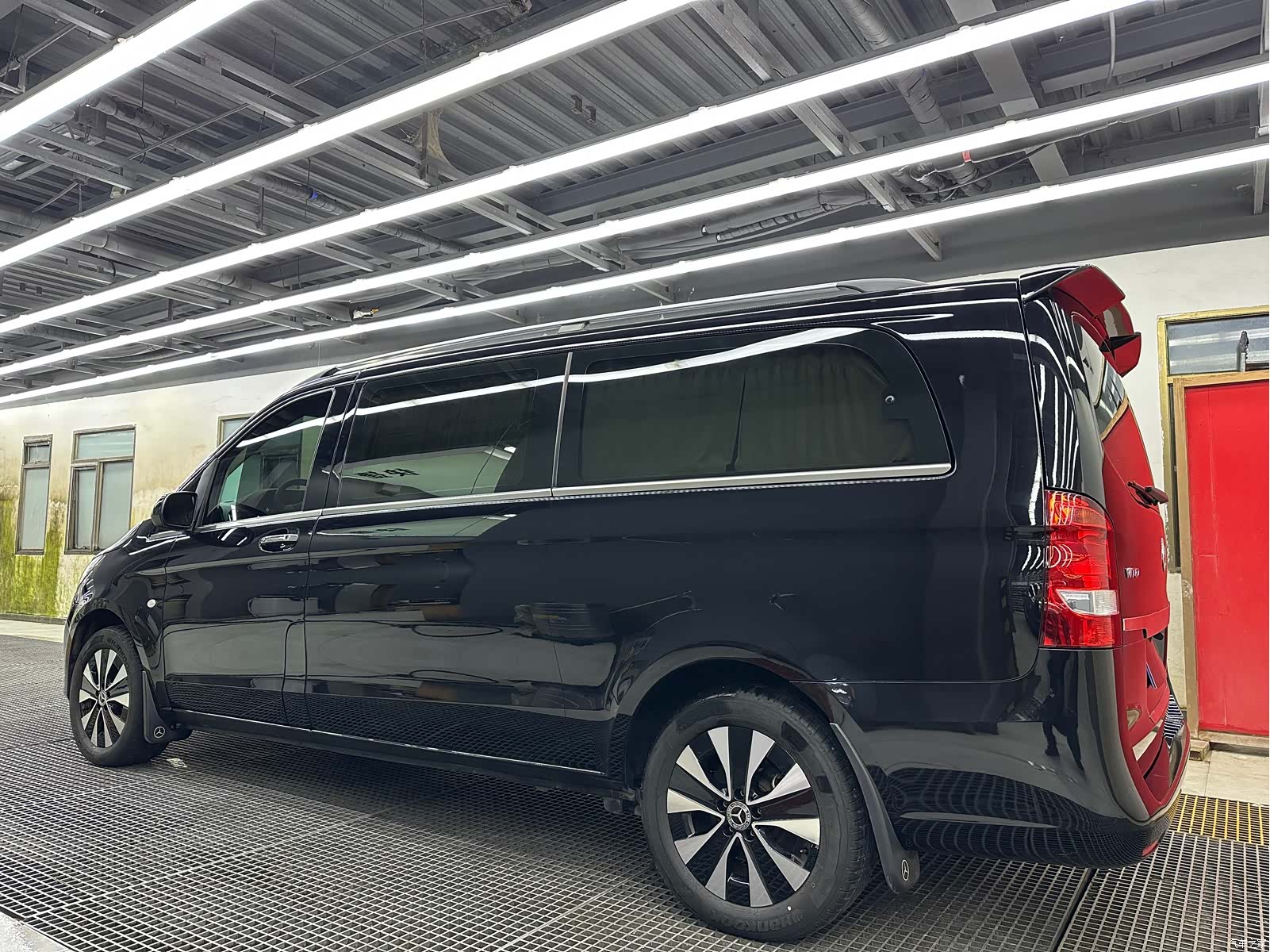 Mercedes-Benz 7, 2022 15