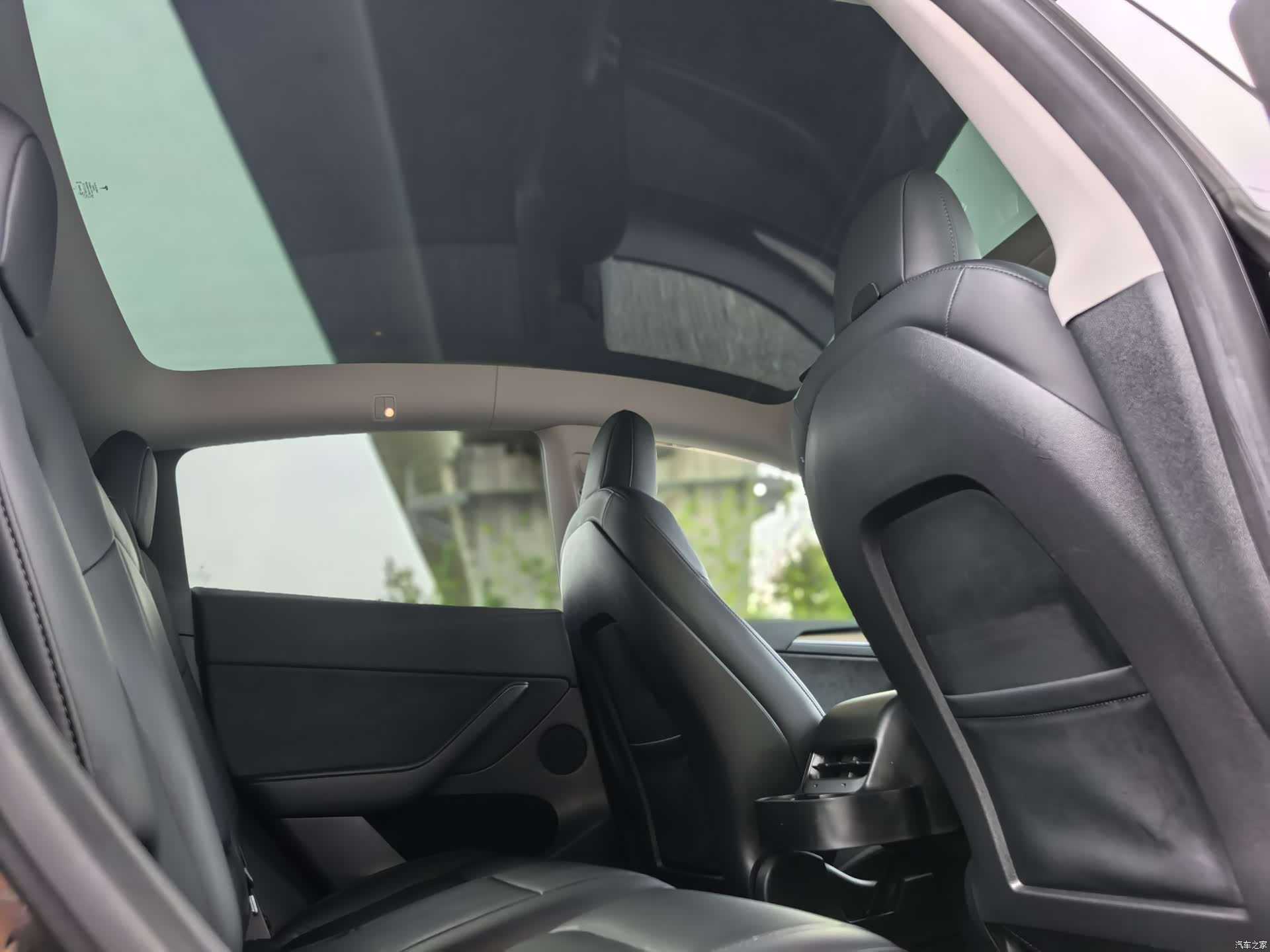 Tesla Model Y, 2022 12