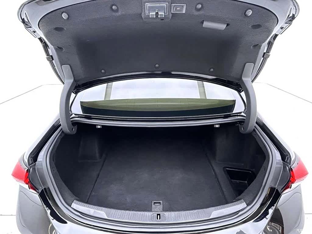 Buick LaCrosse, 2022 9