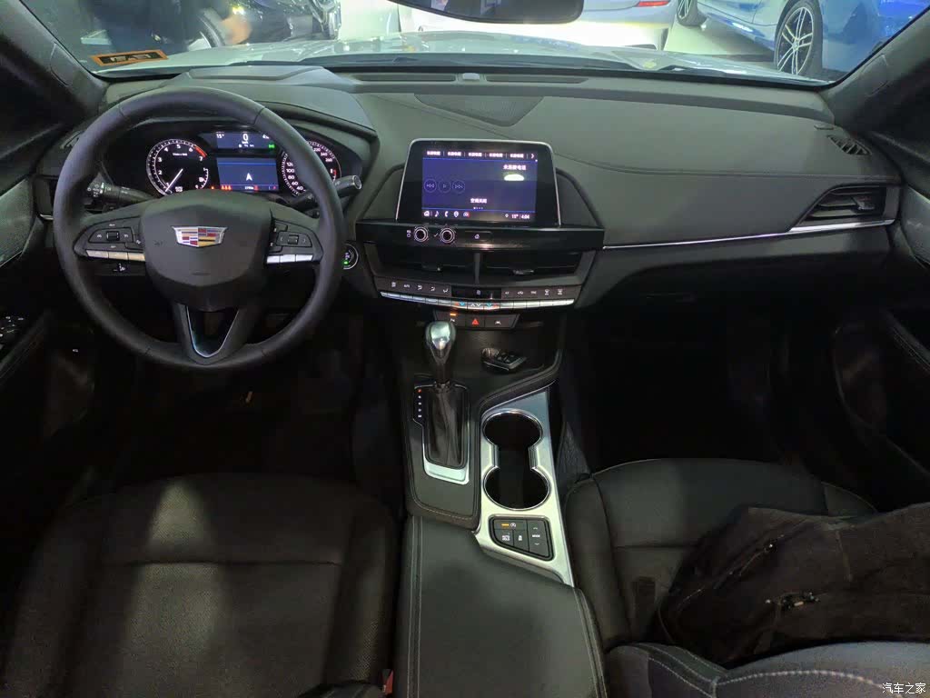 Cadillac CT4, 2023 10