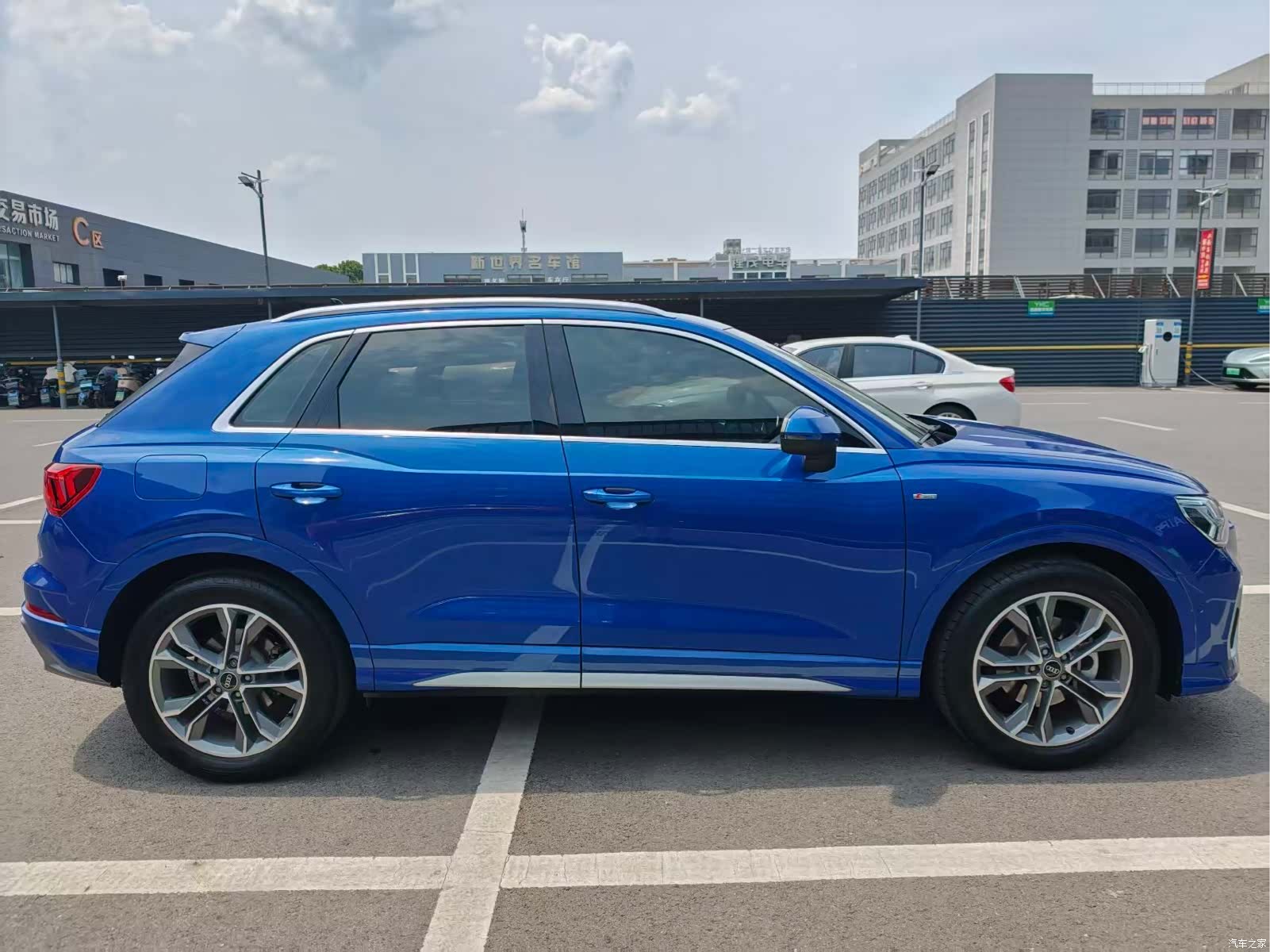 Audi Q3, 2022 все фото