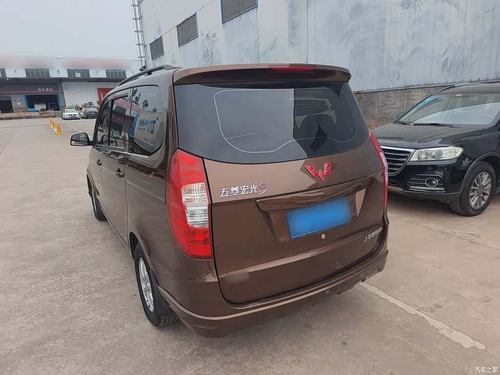 Wuling Hongguang, 2018 все фото