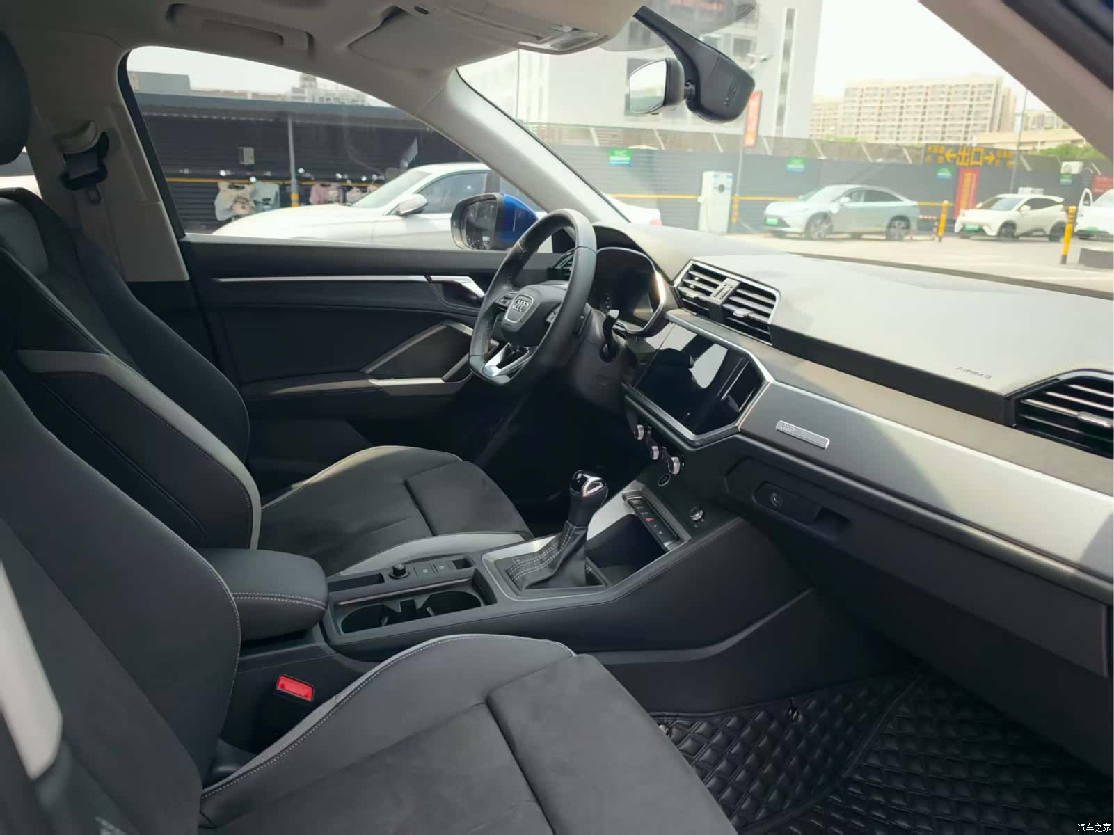 Audi Q3, 2022 9