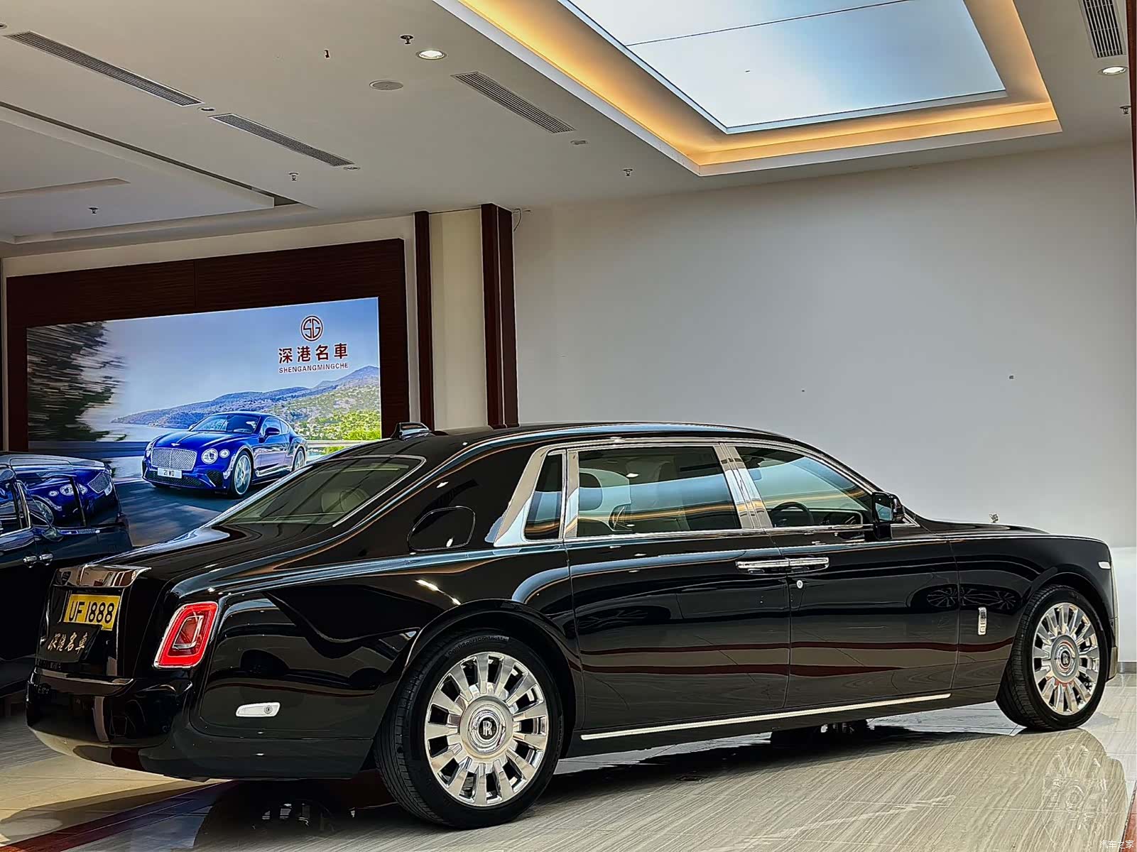 Rolls-Royce Phantom, 2019 4