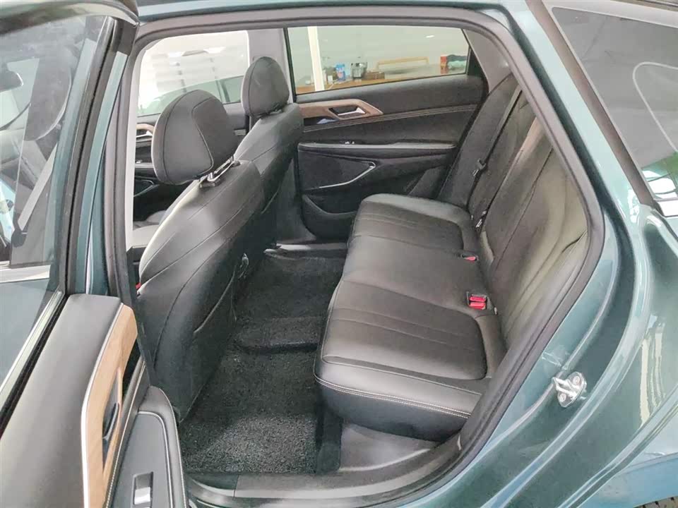 XPENG P5