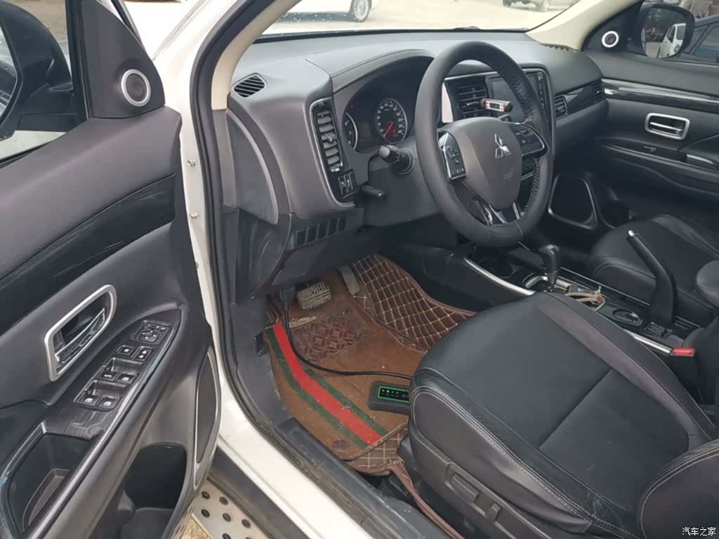 Mitsubishi Outlander, 2017 12