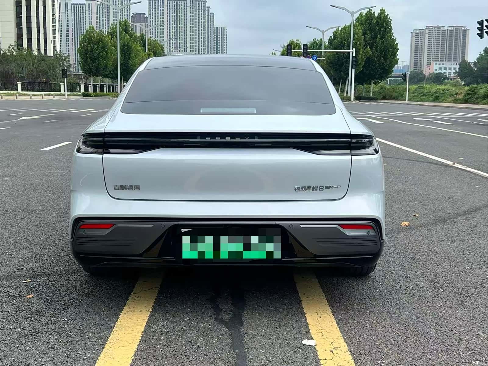 Geely 8, 2025 8