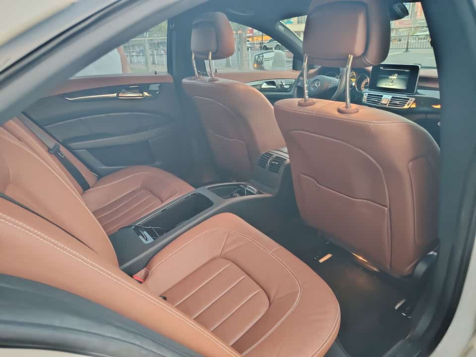 Mercedes-Benz CLS Mercedes-Benz CLS