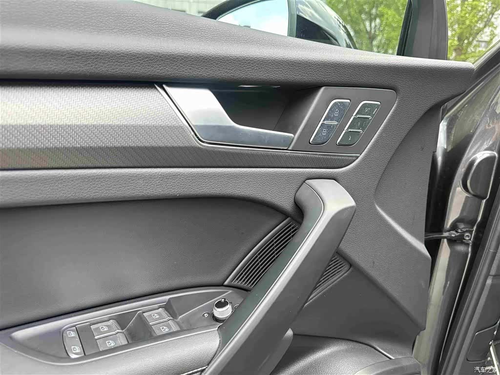 Audi Q5L, 2024 9