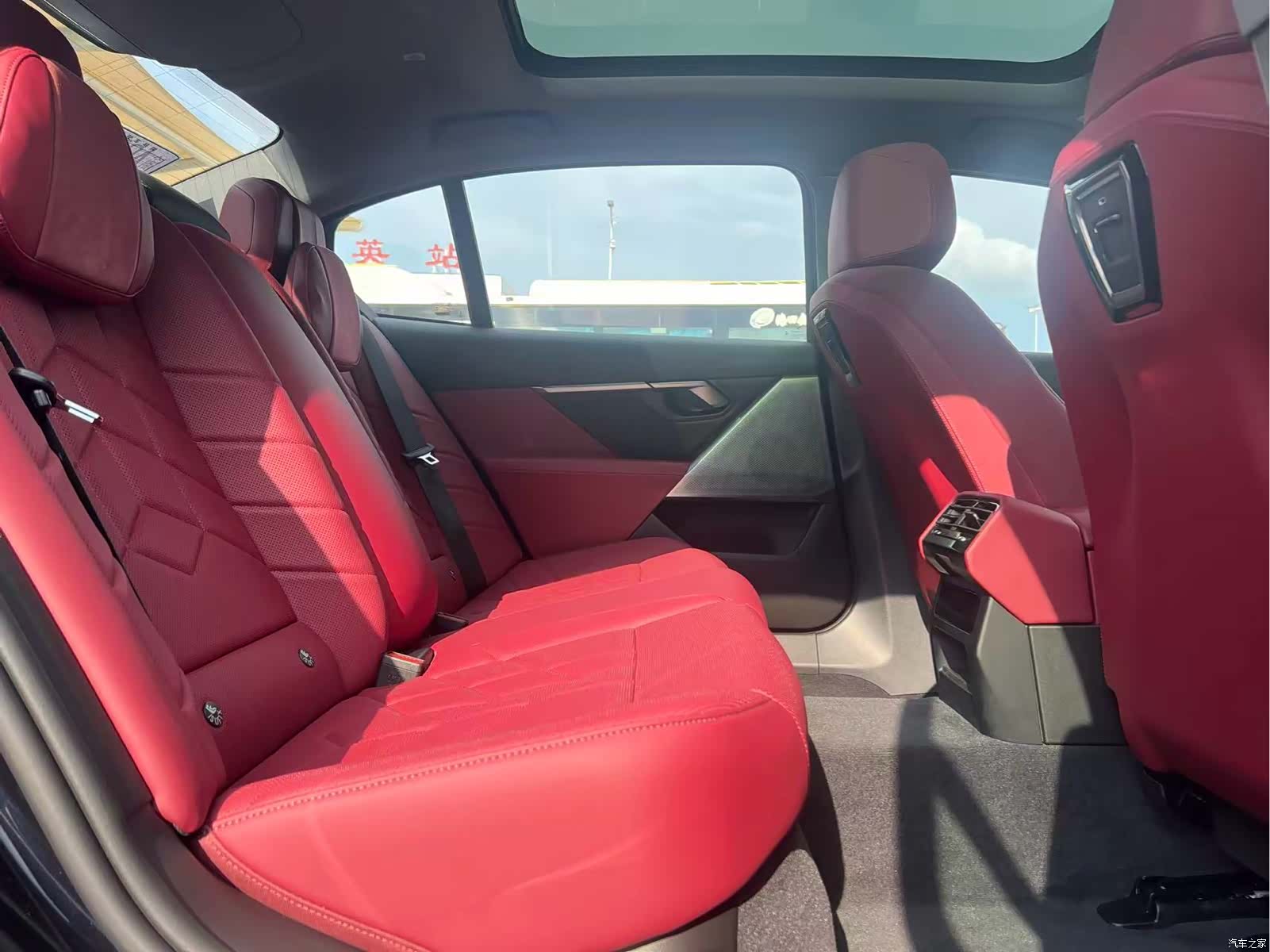 BMW i5, 2025 6