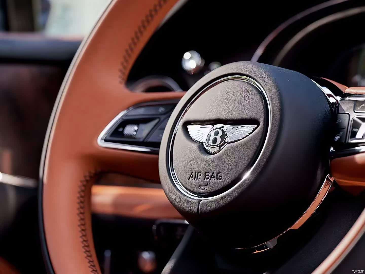 Bentley Bentayga, 2023 все фото