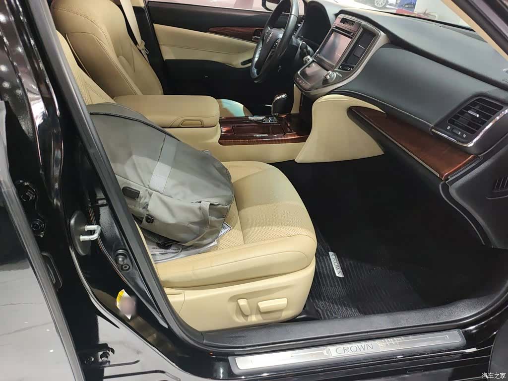 Toyota Crown, 2017 20