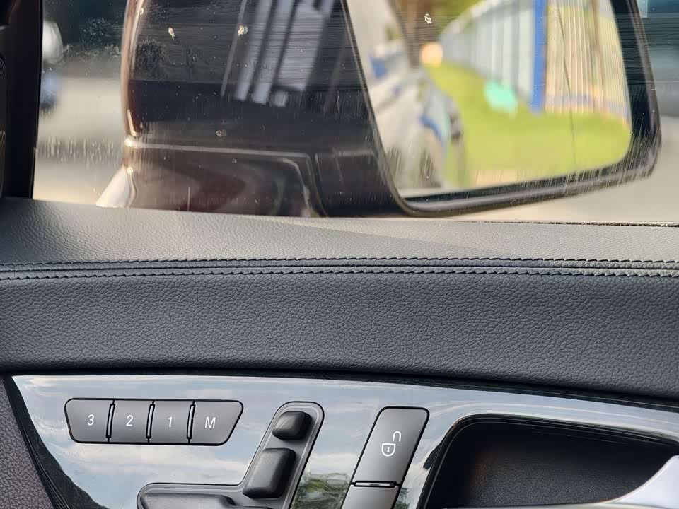 Mercedes-Benz CLS Mercedes-Benz CLS