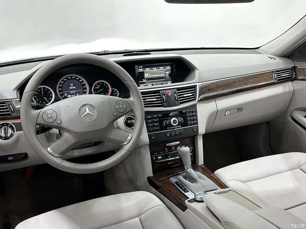 Mercedes-Benz E-Class, 2011 10