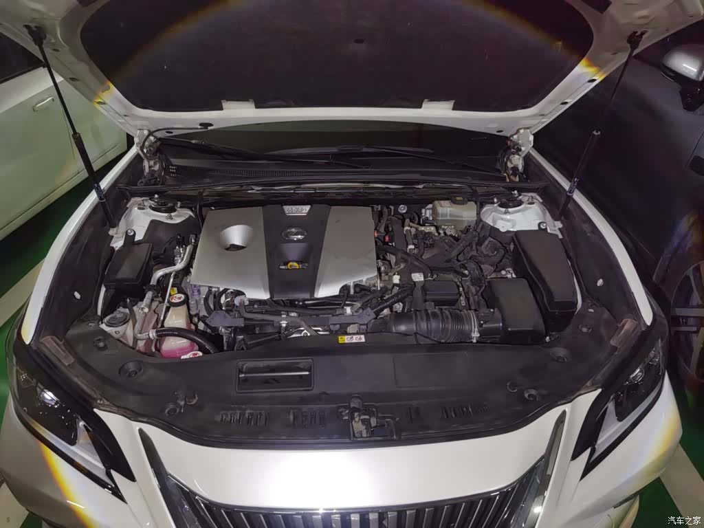 Lexus ES, 2019 11