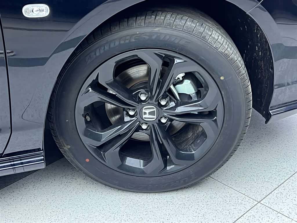 Honda Accord, 1900 11