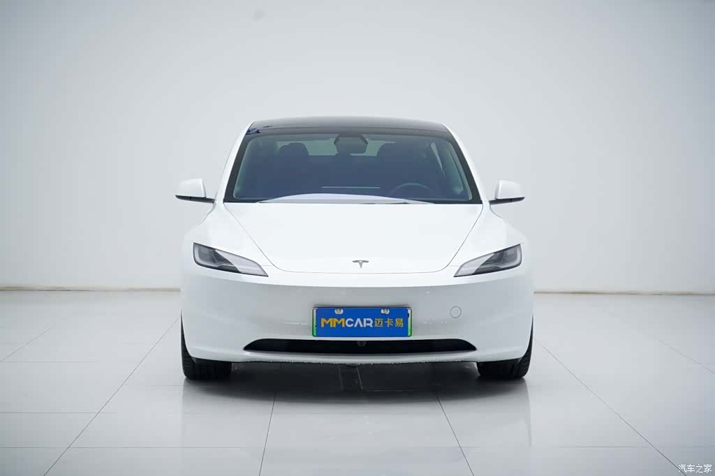 Tesla Model 3, 2025 11