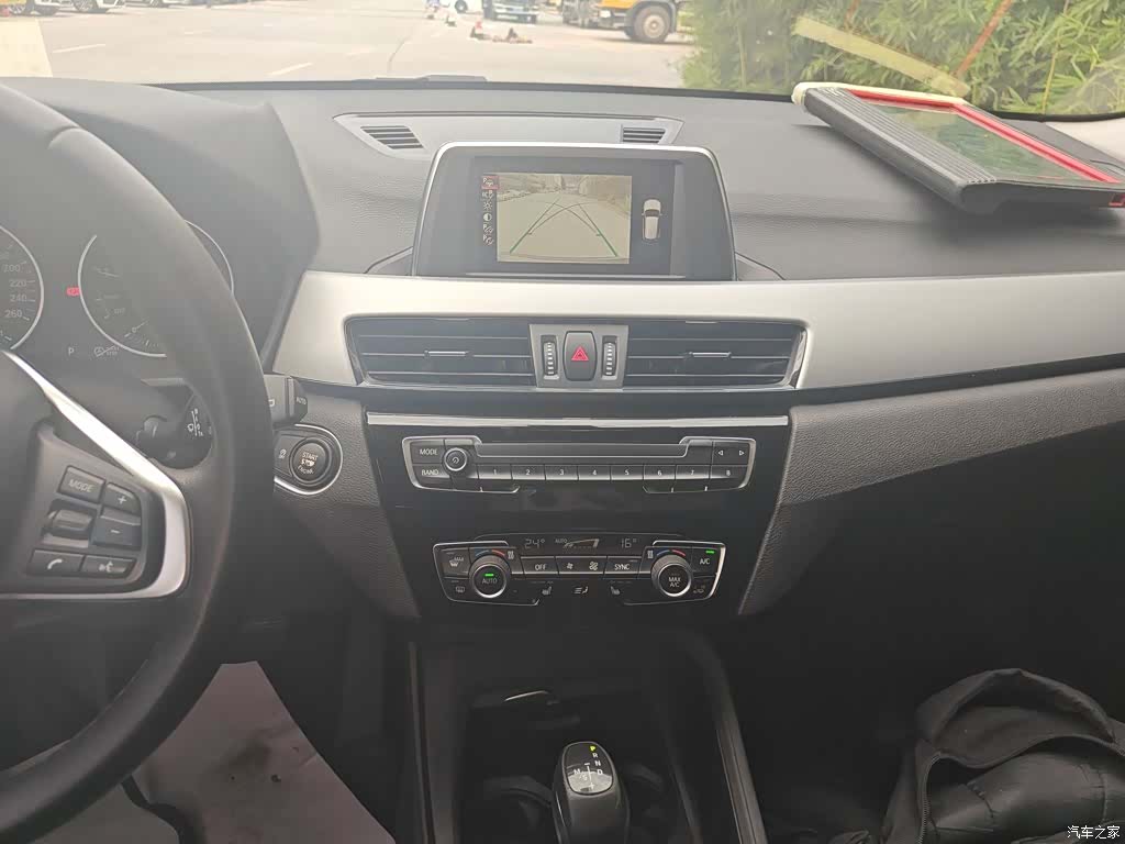 BMW X1, 2017 все фото