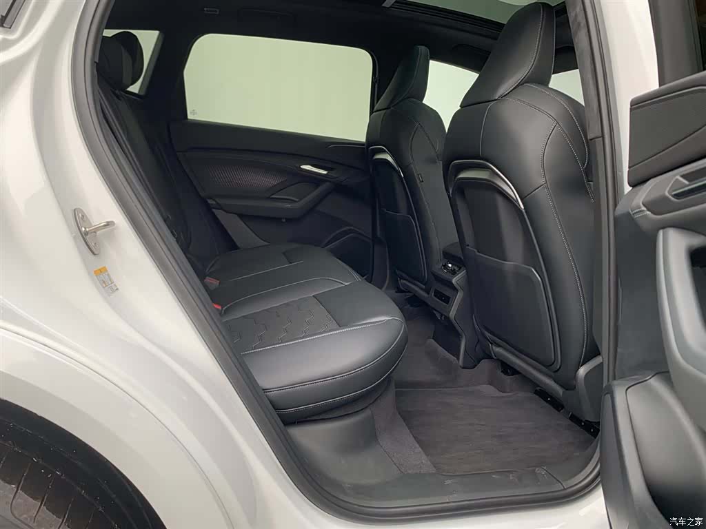 Audi e-tron, 2026 16