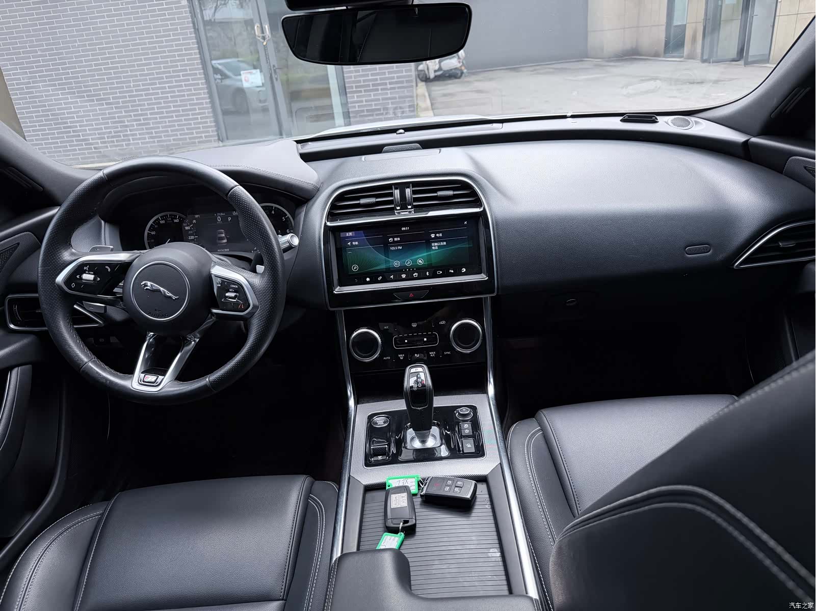 Land Rover XEL, 2021 6