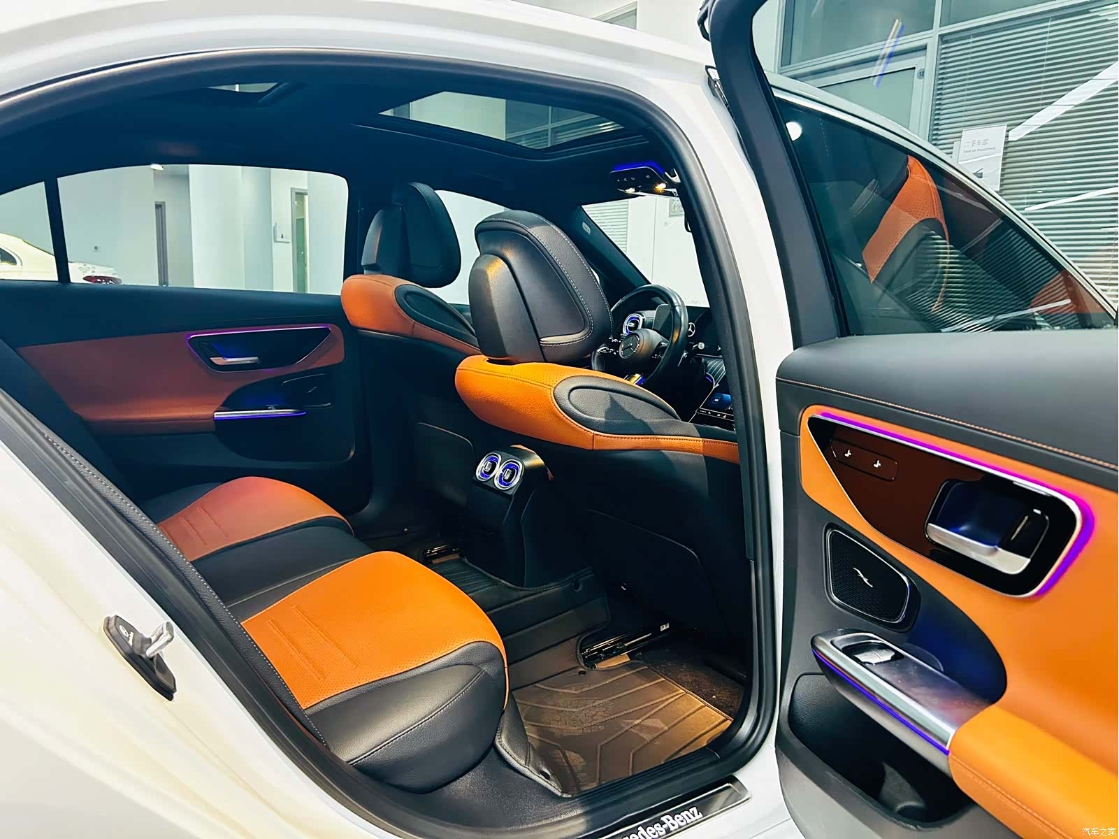 Mercedes-Benz C-Class, 2024 16