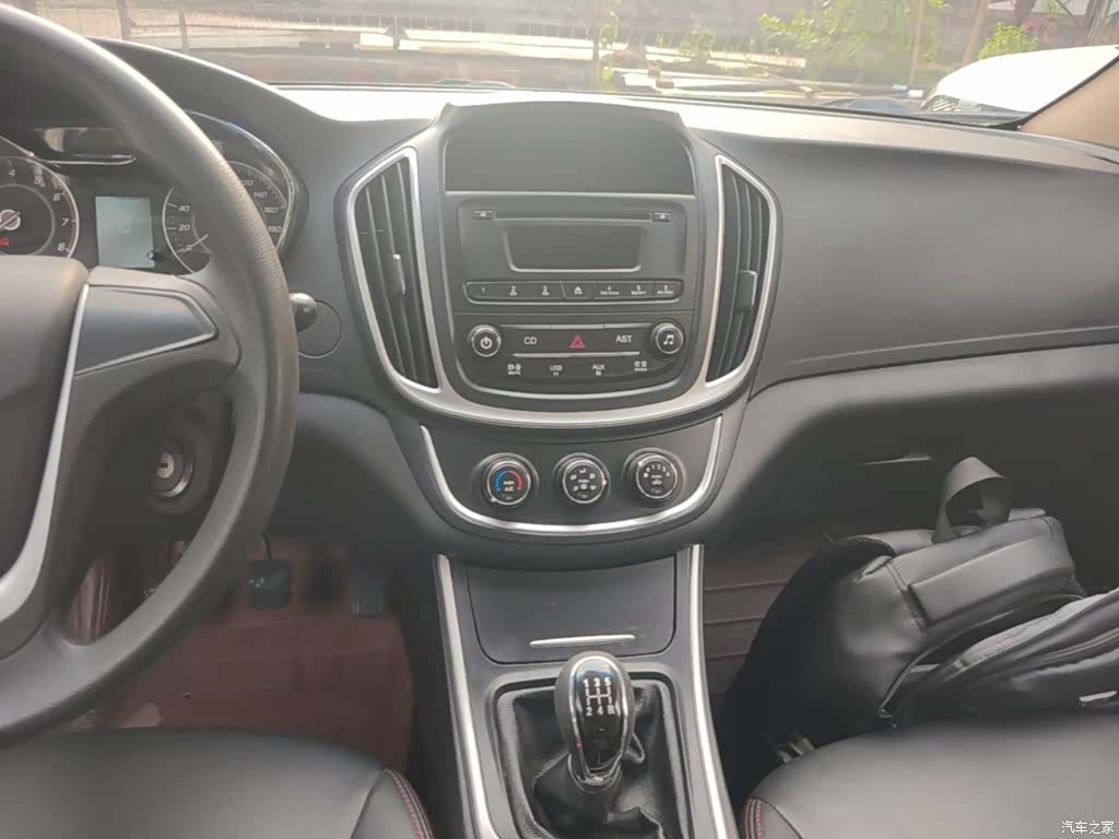 Wuling 560, 2015 13