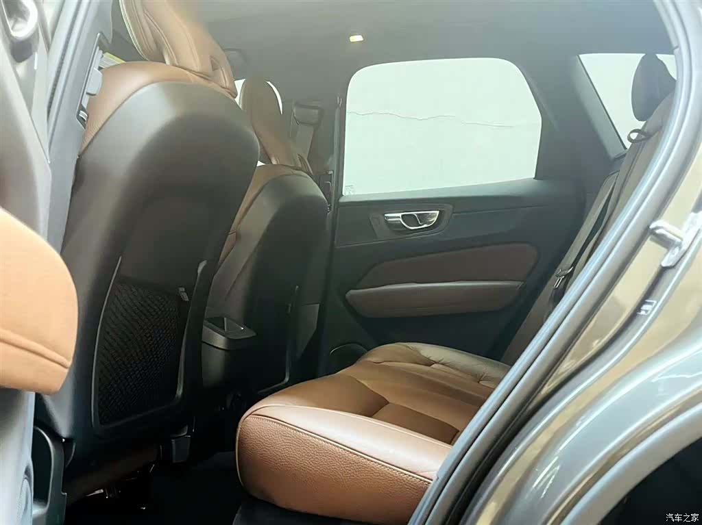 Volvo XC60, 2022 8