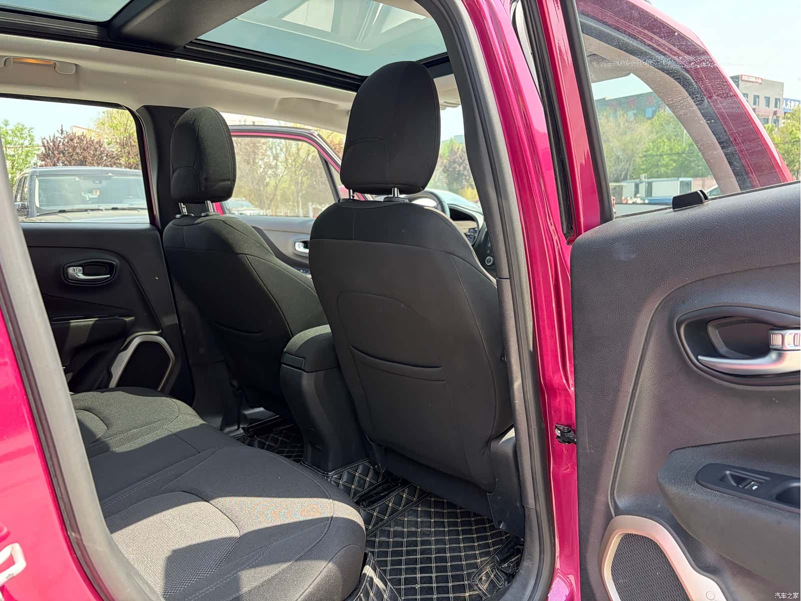 Jeep Renegade, 2017 все фото