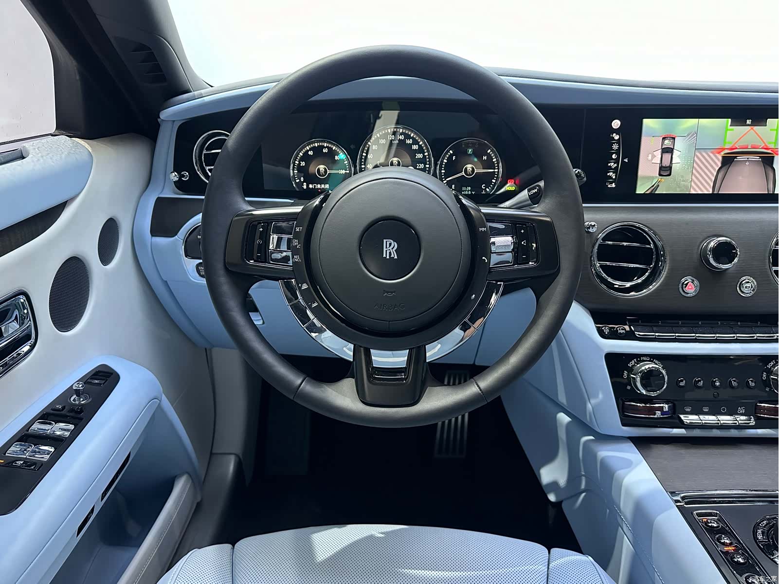 Rolls-Royce Ghost, 2025 17