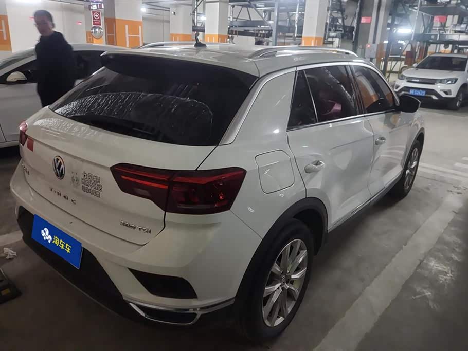 Volkswagen T-ROC exploring Songs