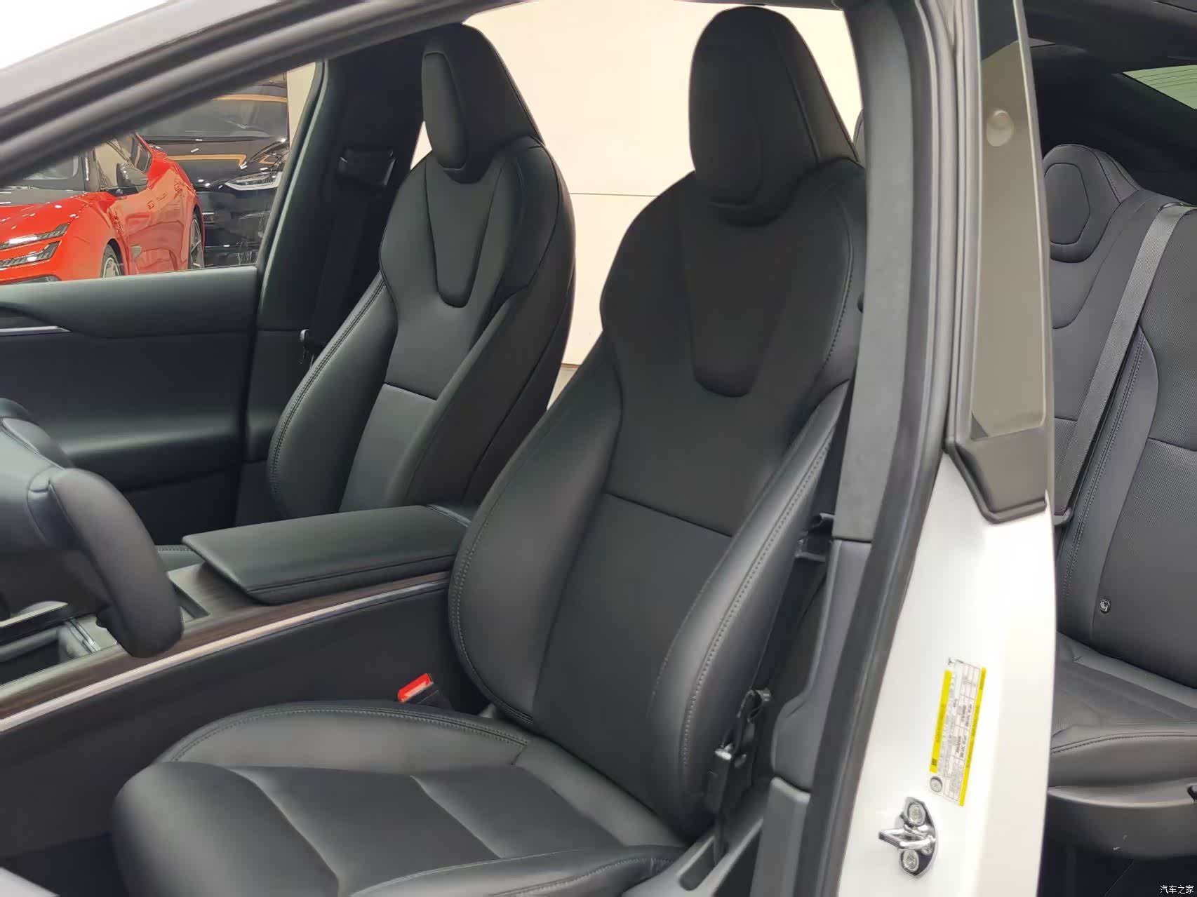 Tesla Model X, 2024 4