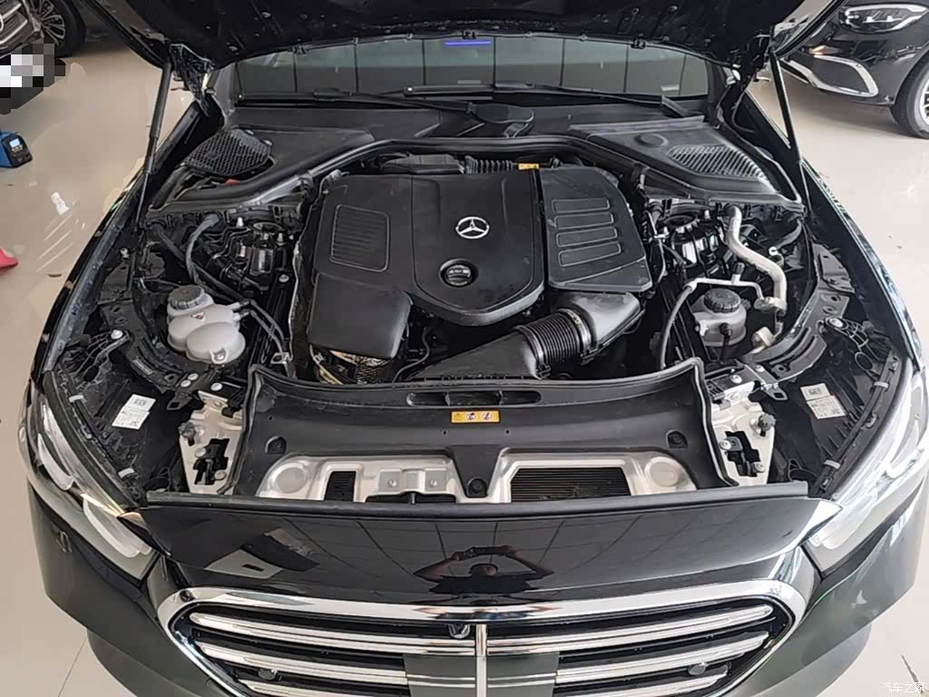 Mercedes-Benz E-Class, 2025 20