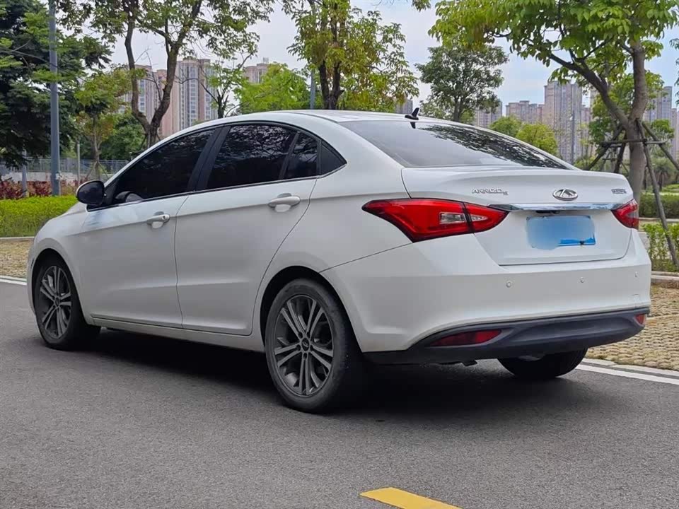 Chery Arrizo 5