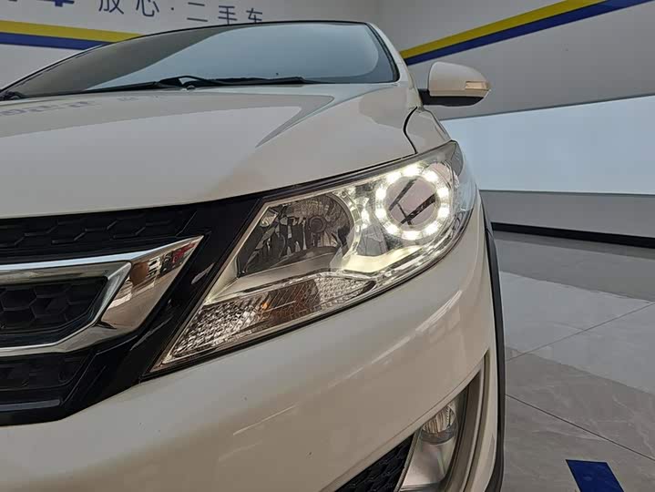 Aeolus AX3 2016 1.5L МКПП zhi ku xing